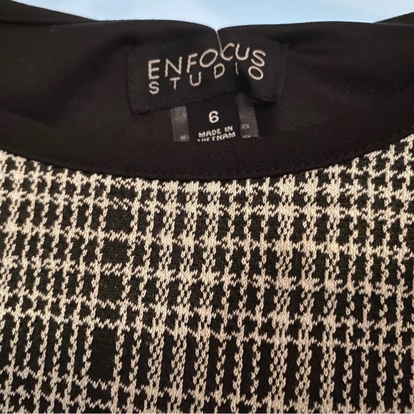 NWT Plaid Dress with Flared Sleeves - Picture 4 of 7